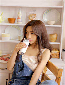 《性一交一乱一伦一色一情孩交-挡不住的风情 下载》