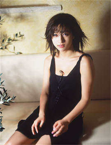 《24小时韩国高清在线观看-站在窗台的男人》