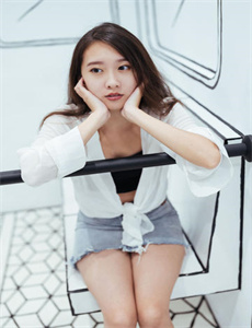 《花吻在上ova完整版-伯爵与妖精》