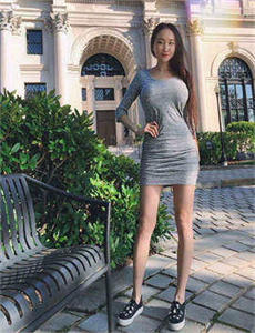 《伊人大香 蕉75在线观看-美女的避毛》