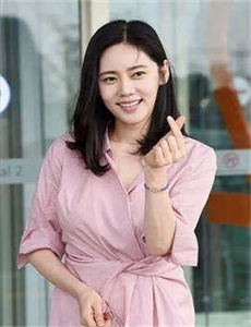 《新版金银瓶1-5电影版-美女乳摇》